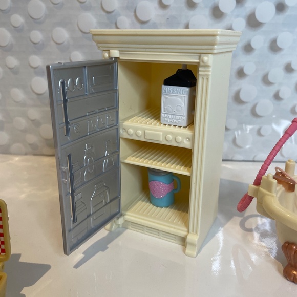 Fisher Price 💕Loving Family Fridge ❄️ & Bath tub 🛀bundle - Picture 4 of 10
